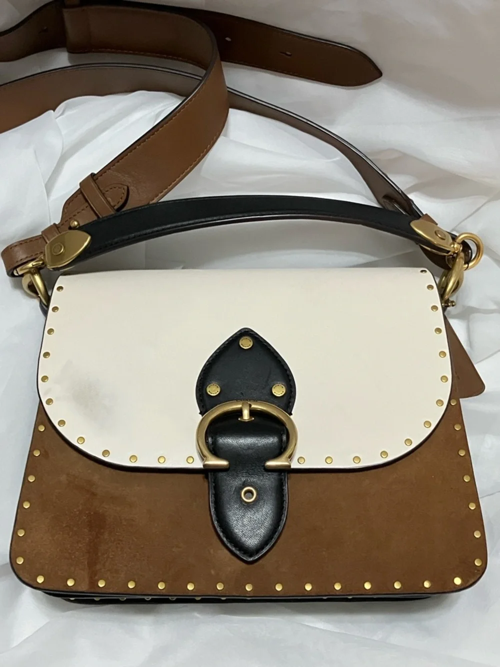 Beat Bag Colorblock Gold Rivets - Picture 5 of 11